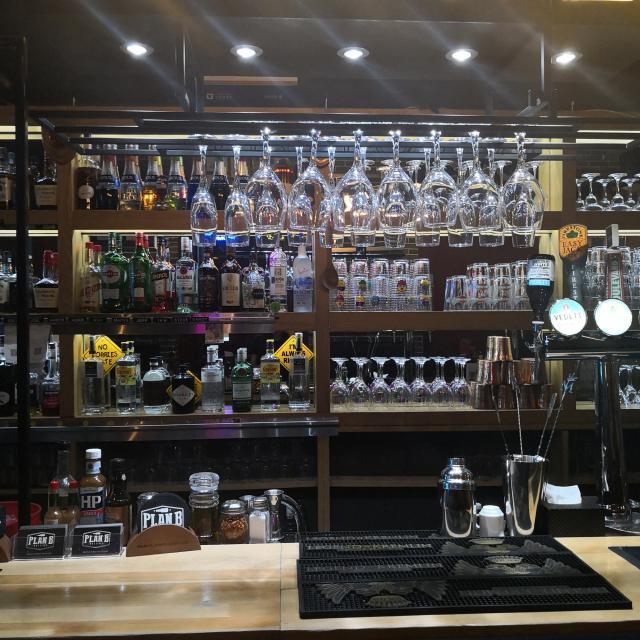 头一次在足球酒吧吃到90块钱的玉米片贵到离谱却好吃至极