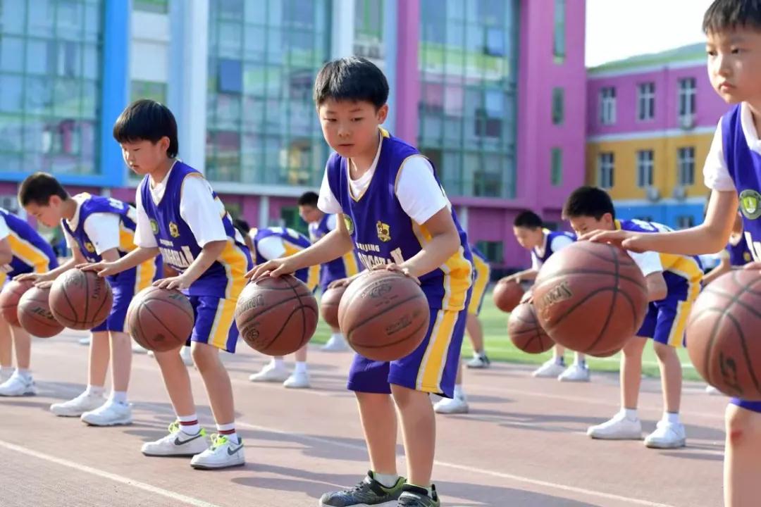 一百多人体育节开场,体育1000人活动