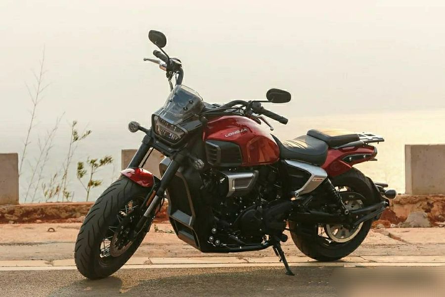 龙嘉V霸650发布：辐条、日清、KYB、无钥、座椅手把加热