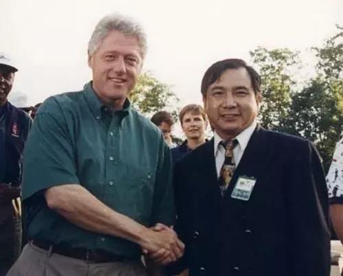 中国首辆法拉利00001签名怎么来的,中国第一辆法拉利价值