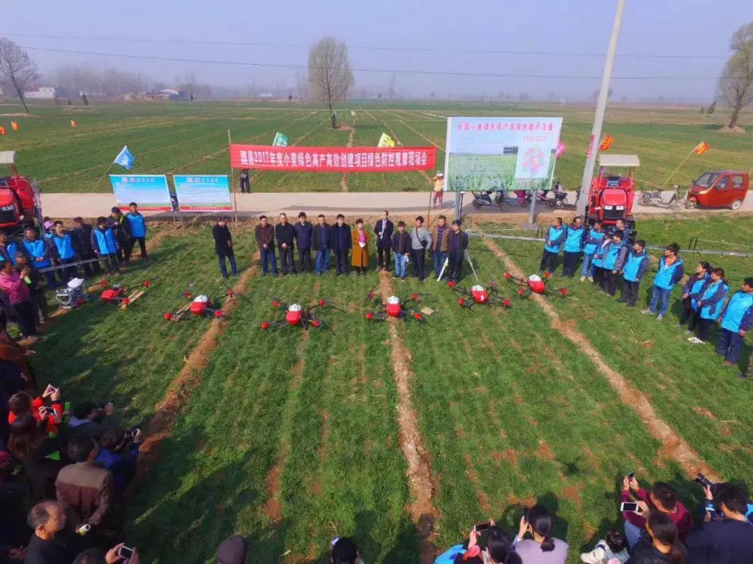 在农村开飞机:大江南北奔波,用长安货车运飞机,旺季月入十几万