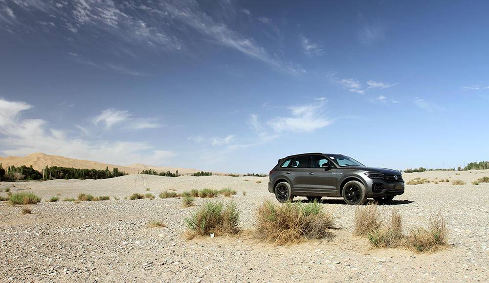 闯大漠骋戈壁，大众途锐不只低调更是实力派