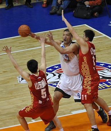 卡特最巅峰状态,卡特42岁和年轻扣篮对比