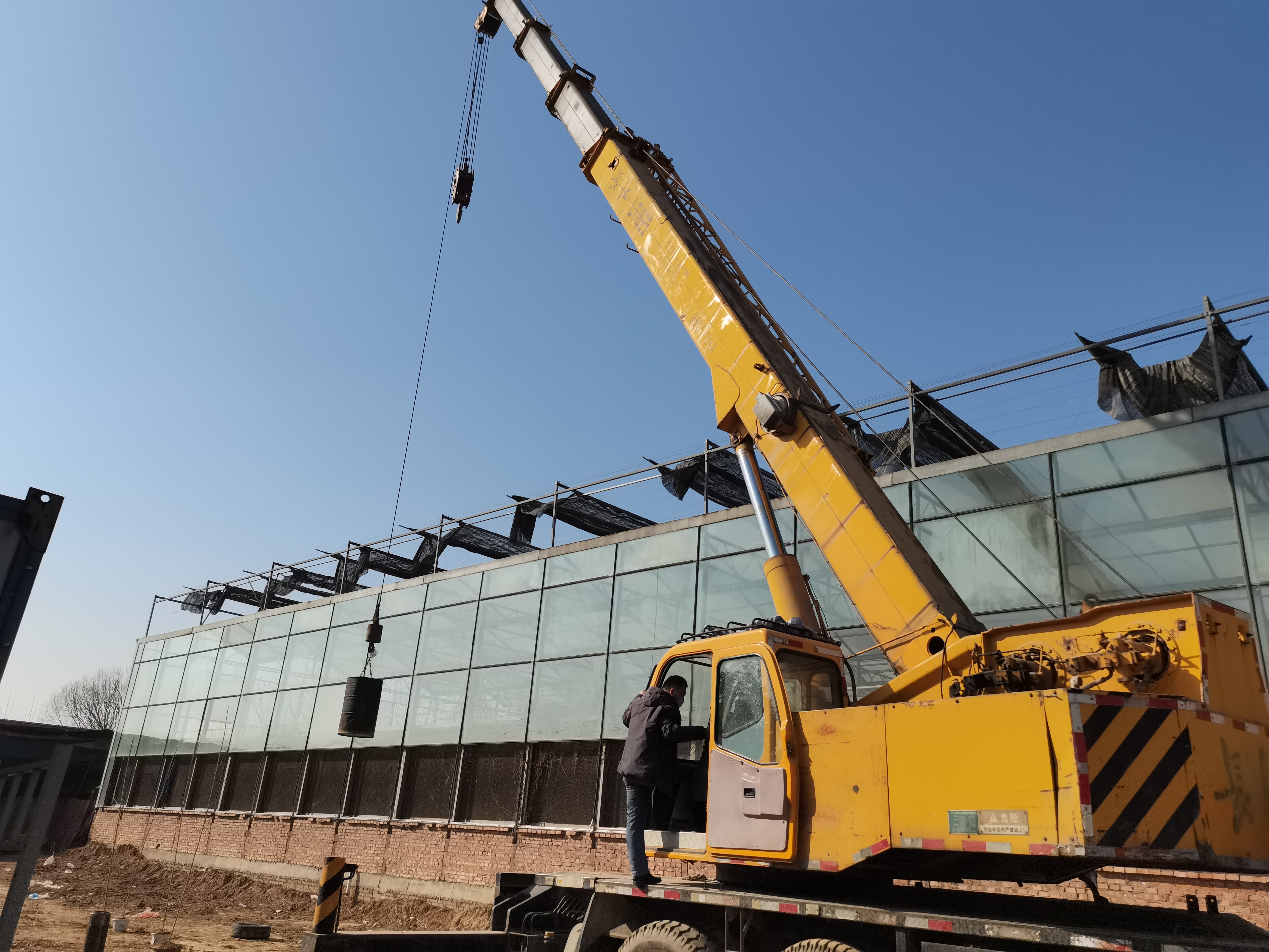 29岁学吊车怎么样,30岁学吊车还来得及吗