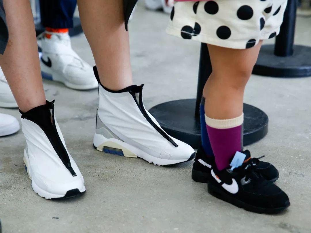 AJ、Yeezy谁更受欢迎？鞋头的本质也是球鞋复读机？