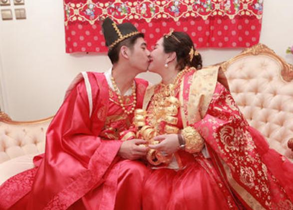 何超盈过往恋情,何超盈爱情史