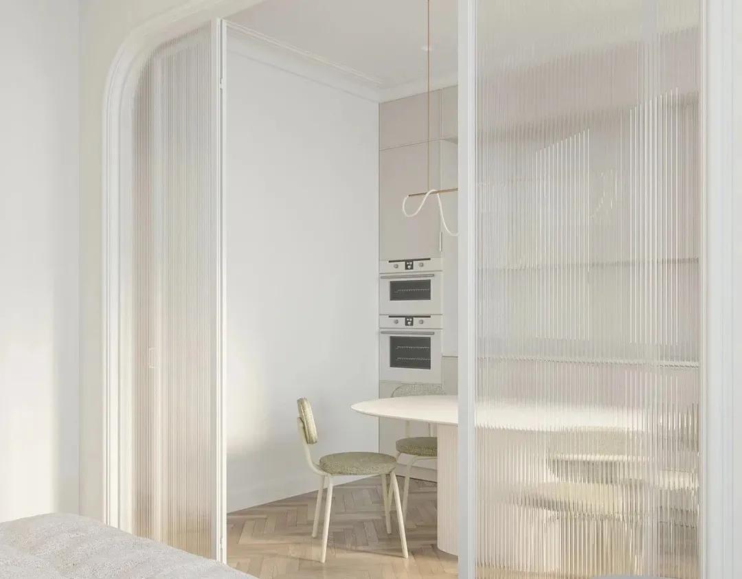 卫生间玻璃隔断效果图长虹玻璃,办公桌隔断长虹玻璃效果图