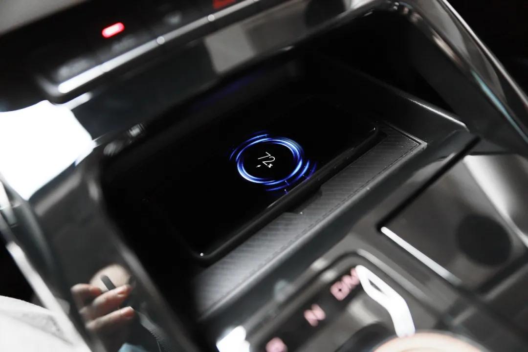 哈弗h63代2.0t最低配多少钱,哈弗h6三代2.0t与长安cs75plus2.0