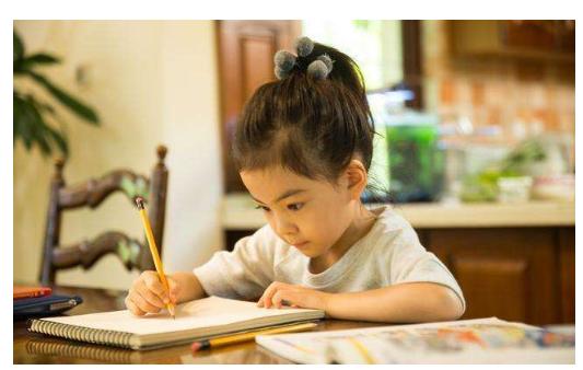 怎么和家长沟通让孩子学写字,学写字正确握笔姿势