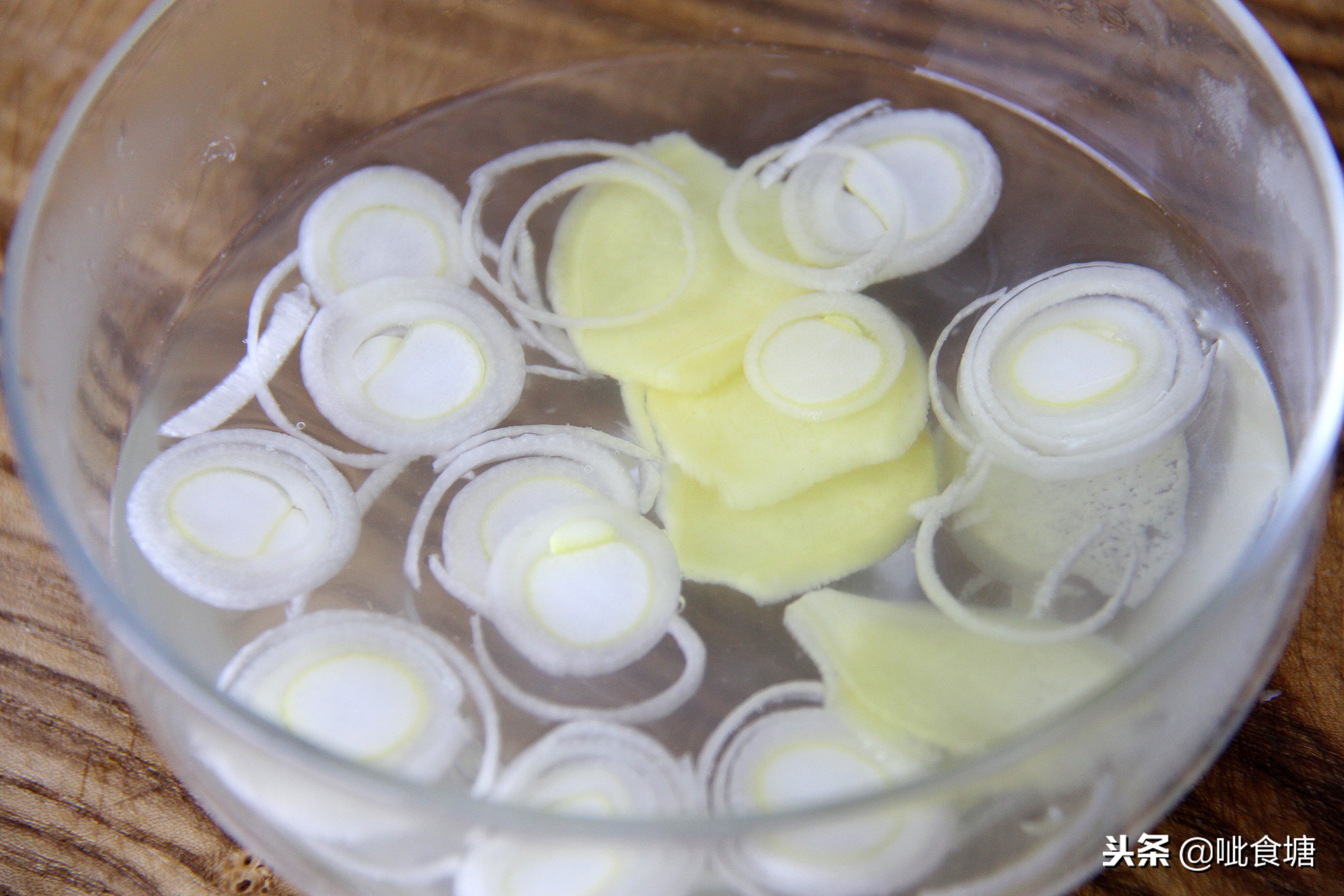 正宗红烧狮子头四喜丸子开袋即食,四喜丸子和红烧狮子头不一样