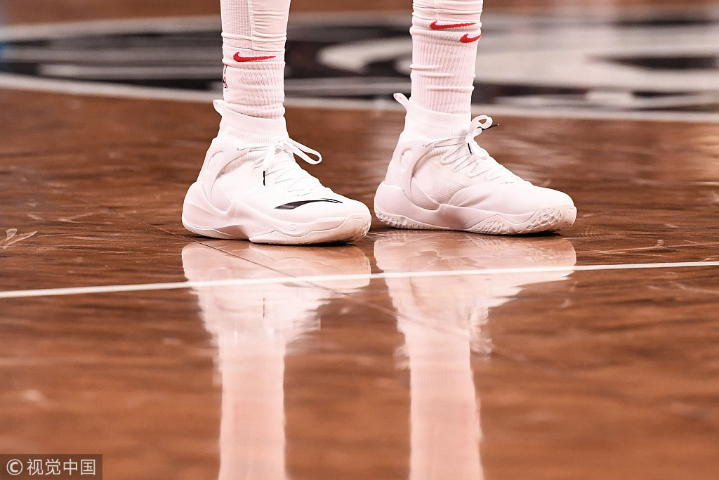 NBA今日球鞋精选：上脚两双联名款！火箭赢了，“鞋王”嗨了