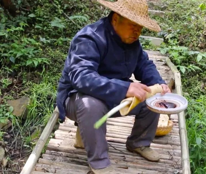 中国大爷造出2600年前鲁班凳,2600年前鲁班凳河南大叔潜心钻研