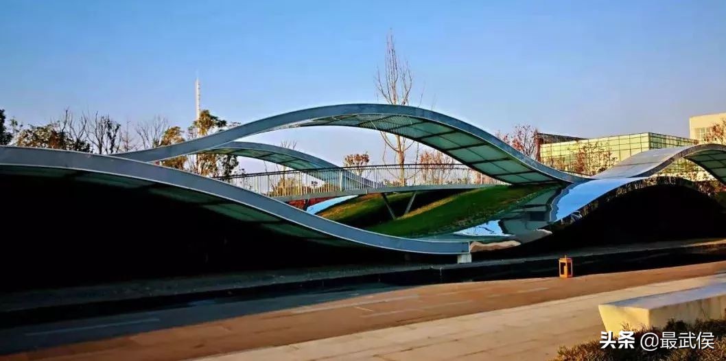 侃名联、问诸葛，海外媒体眼中的武侯祠是怎样的？