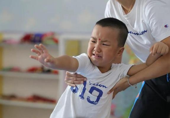 全民“子轩”刚刚退去，又迎来新烂大街的名字，老师听后有些恍惚