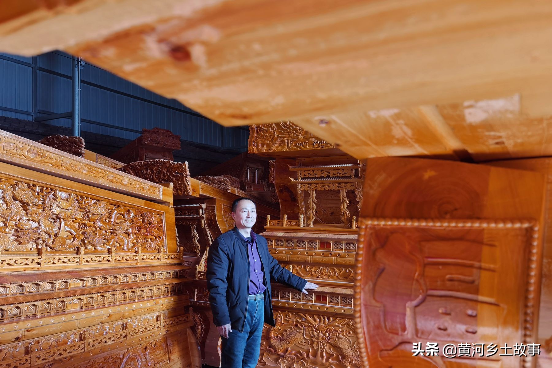 山西农民自制棺材,山西农民大哥做棺材