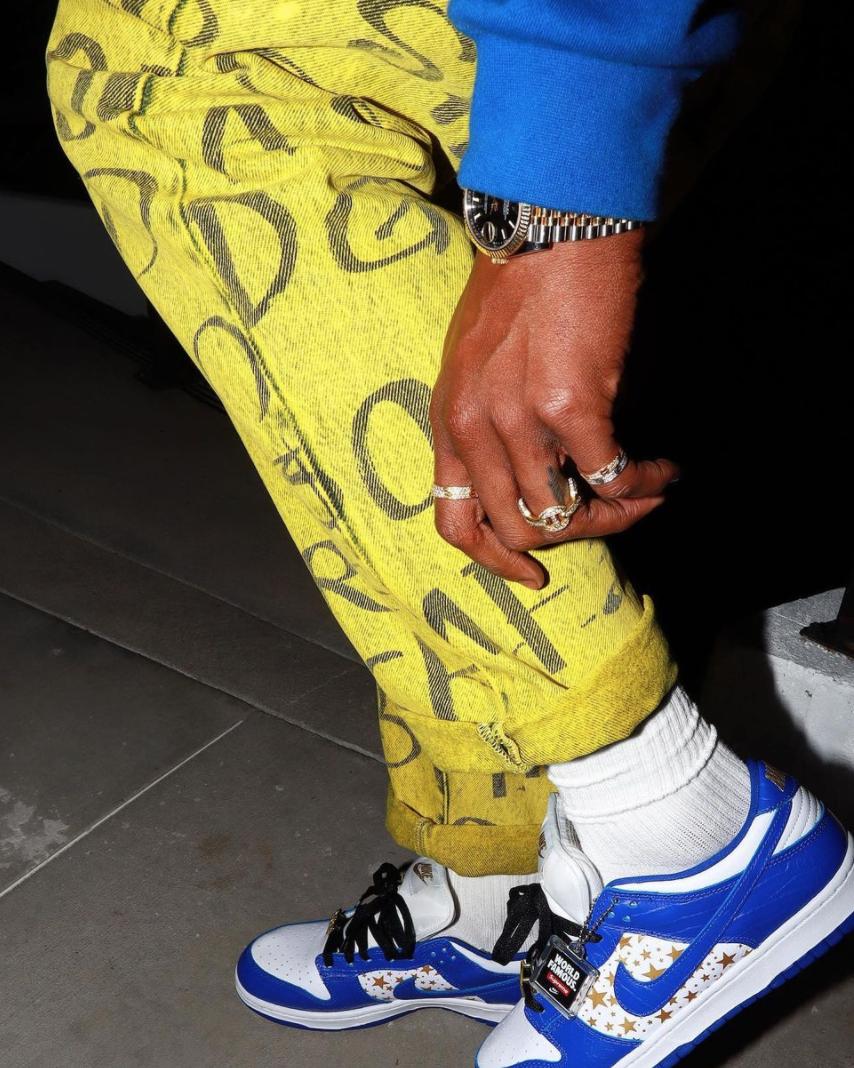 今年最流行的运动鞋款,今年女士秋冬流行什么运动鞋