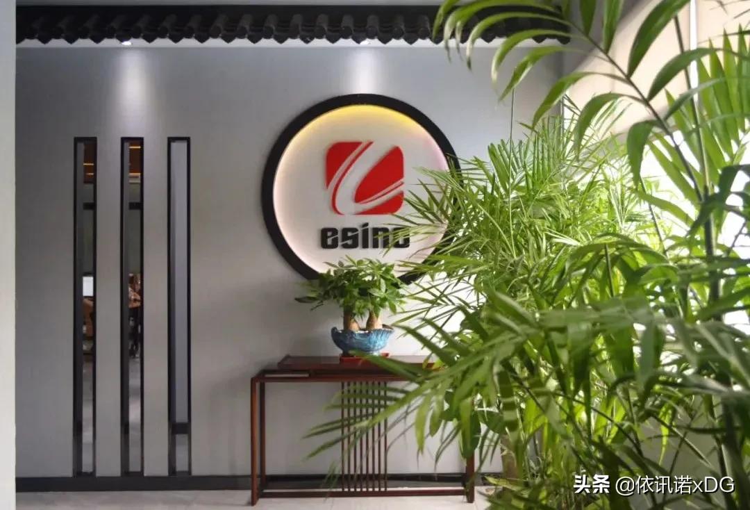 上善若水至柔至坚,上善若水从善如流的意思