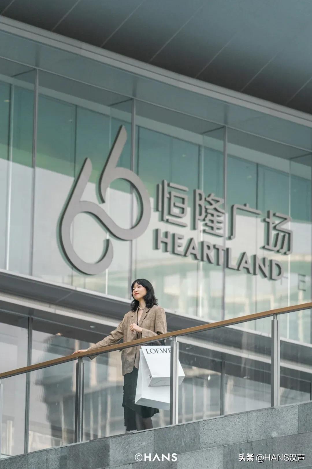 LV、DIOR、CELINE、LOEWE……武汉恒隆大牌全开，景甜都来逛