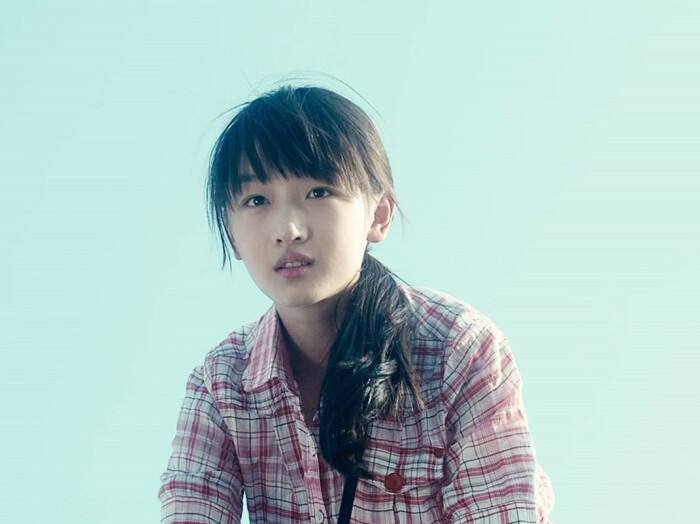 周冬雨出道后一共拿过几个奖,周冬雨28岁就拿了两个影后