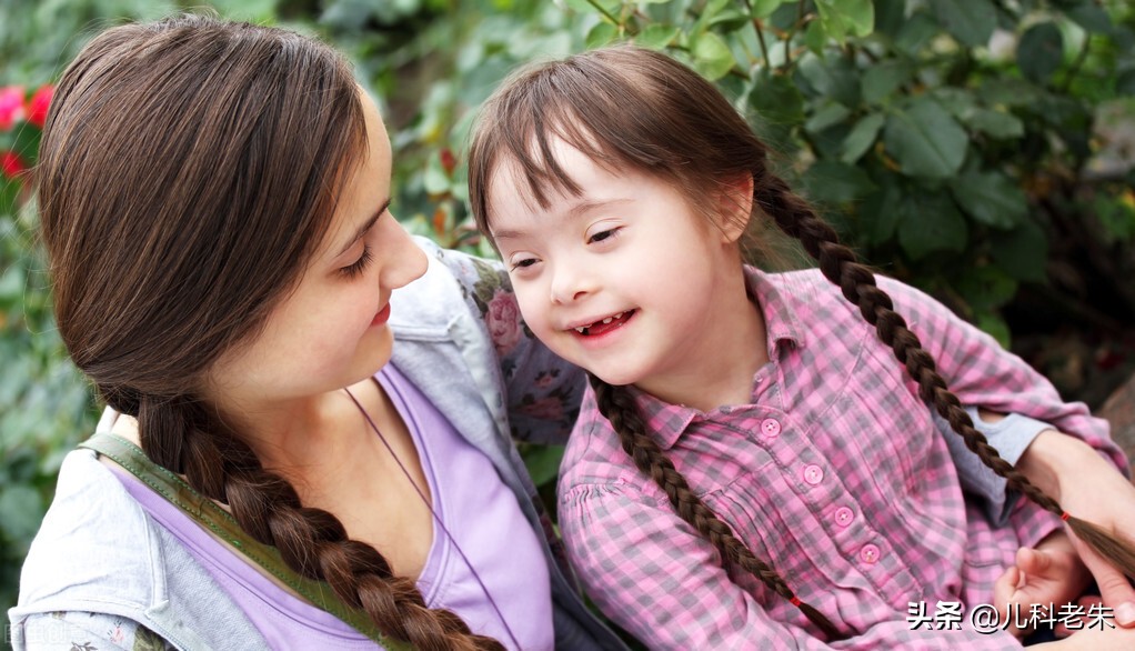 唐氏胎儿在母体有什么症状,40天宝宝唐氏综合征有哪些症状