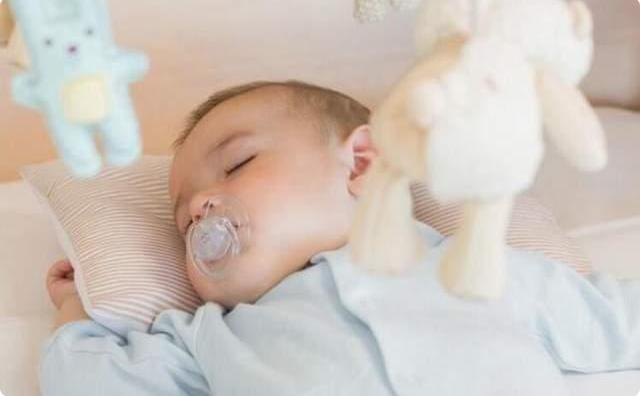 冬天解决小孩踢被子的妙招,冬天小孩踢被子有什么妙招