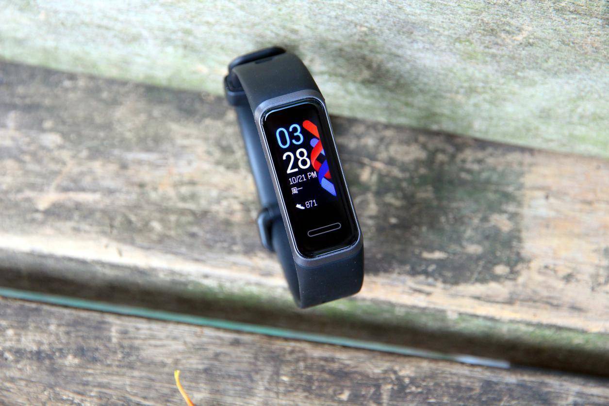 华为手环4和小米手环6哪个好,荣耀手环4和华为手环4有什么区别