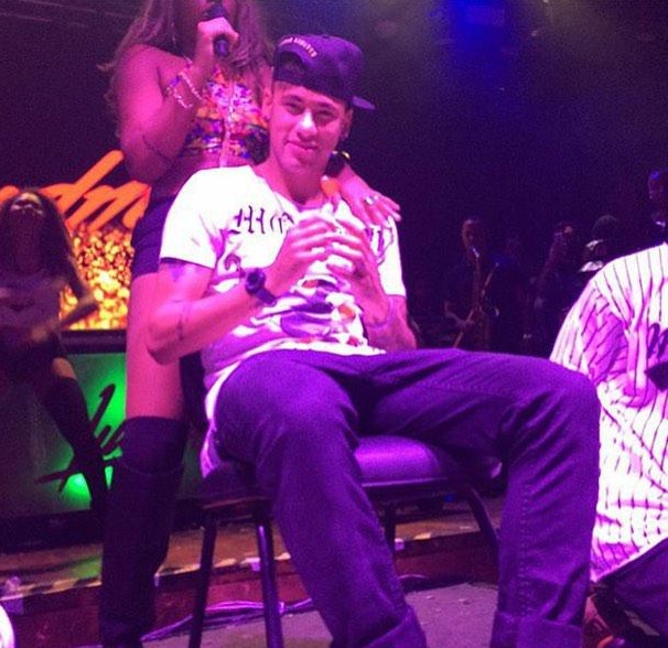 从诺坎普的太子到巴黎的一哥内马尔是如何逐渐走向下坡路的?