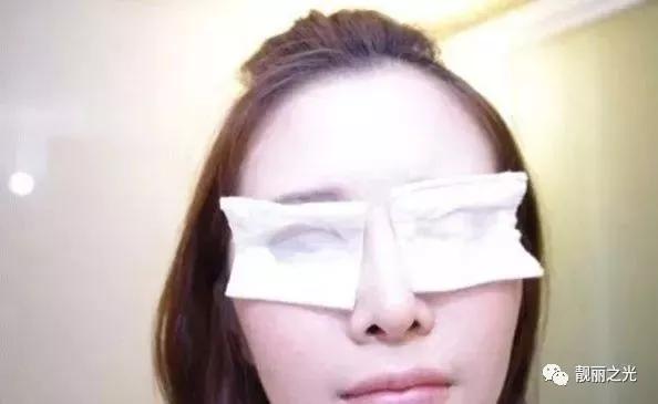 眼袋下垂很显老？教你一个小方法，纯天然收眼袋，眼袋自然变平