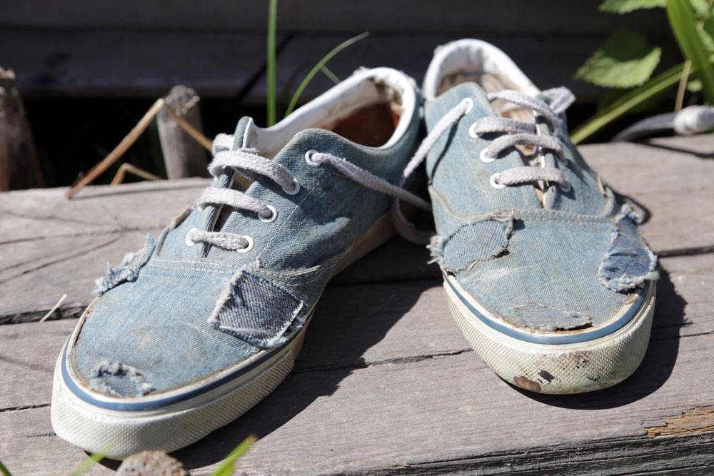 刚刷的鞋穿一天还是臭怎么办,下雨鞋湿了臭了怎么除臭