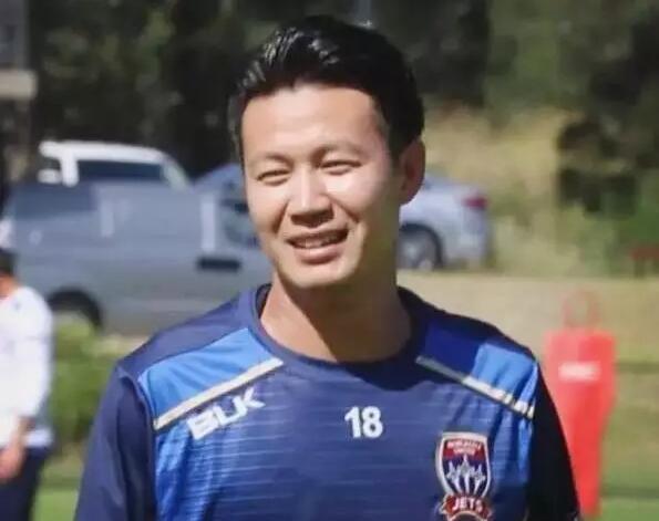 于根伟接班人宣布退役，已离开赛场两年，球迷：不自律的代表人物