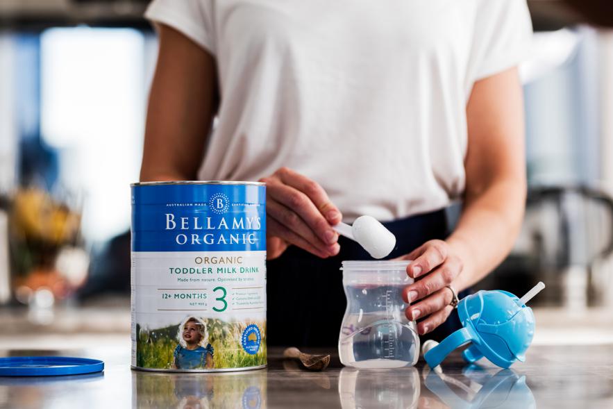 出清君乐宝，购进贝拉米！一买一卖100亿账单蒙牛“不划算”