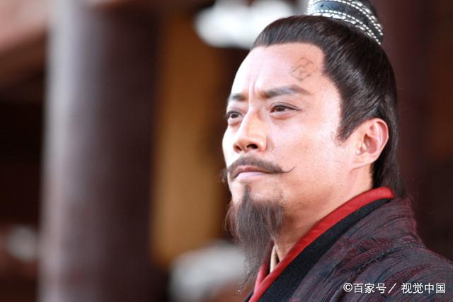 香奈儿猪皮纹身包价格,男子在富贵包上纹香奈儿