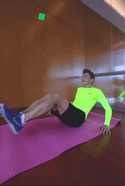 何家劲62岁帅气视频,年轻时的何家劲到底有多帅