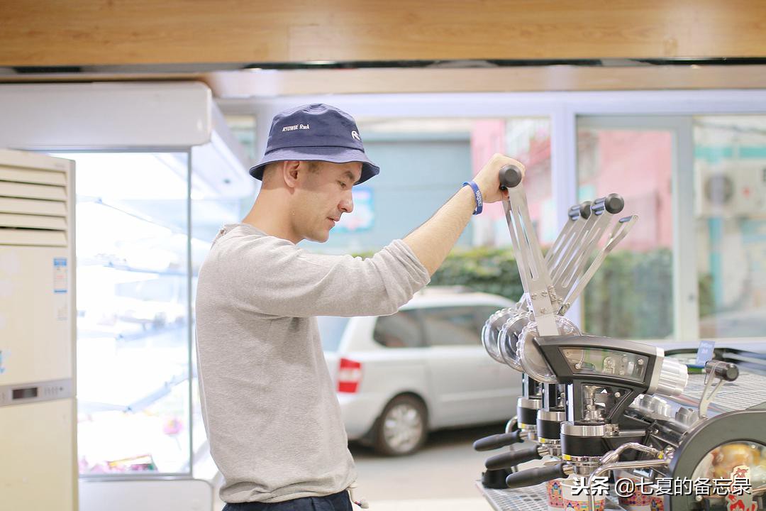 没想到离海洋最远的乌鲁木齐，也有执着每一杯品质的精品咖啡店