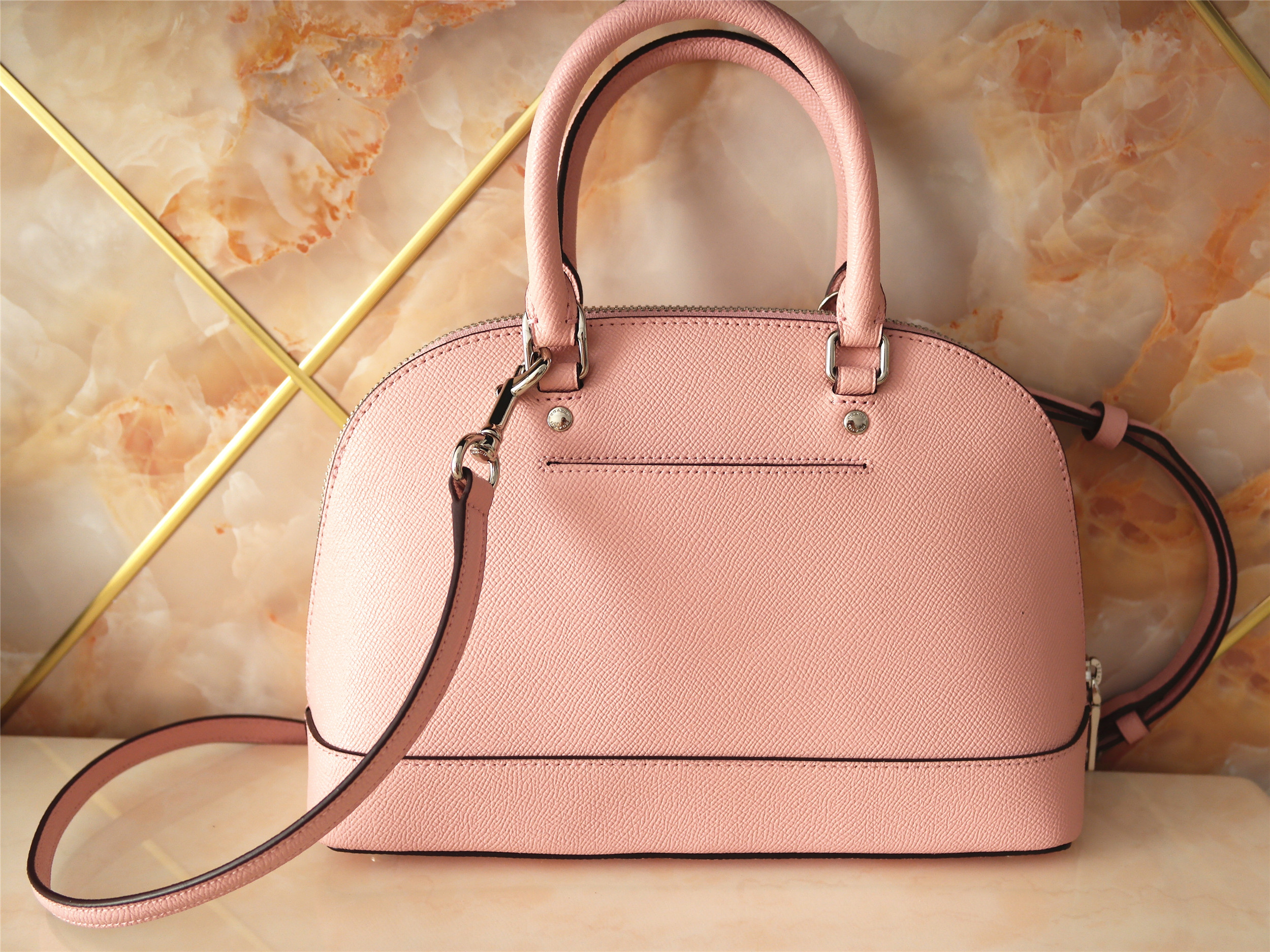 coach蔻驰贝壳包的尺寸,coach包包奥莱款蔻驰