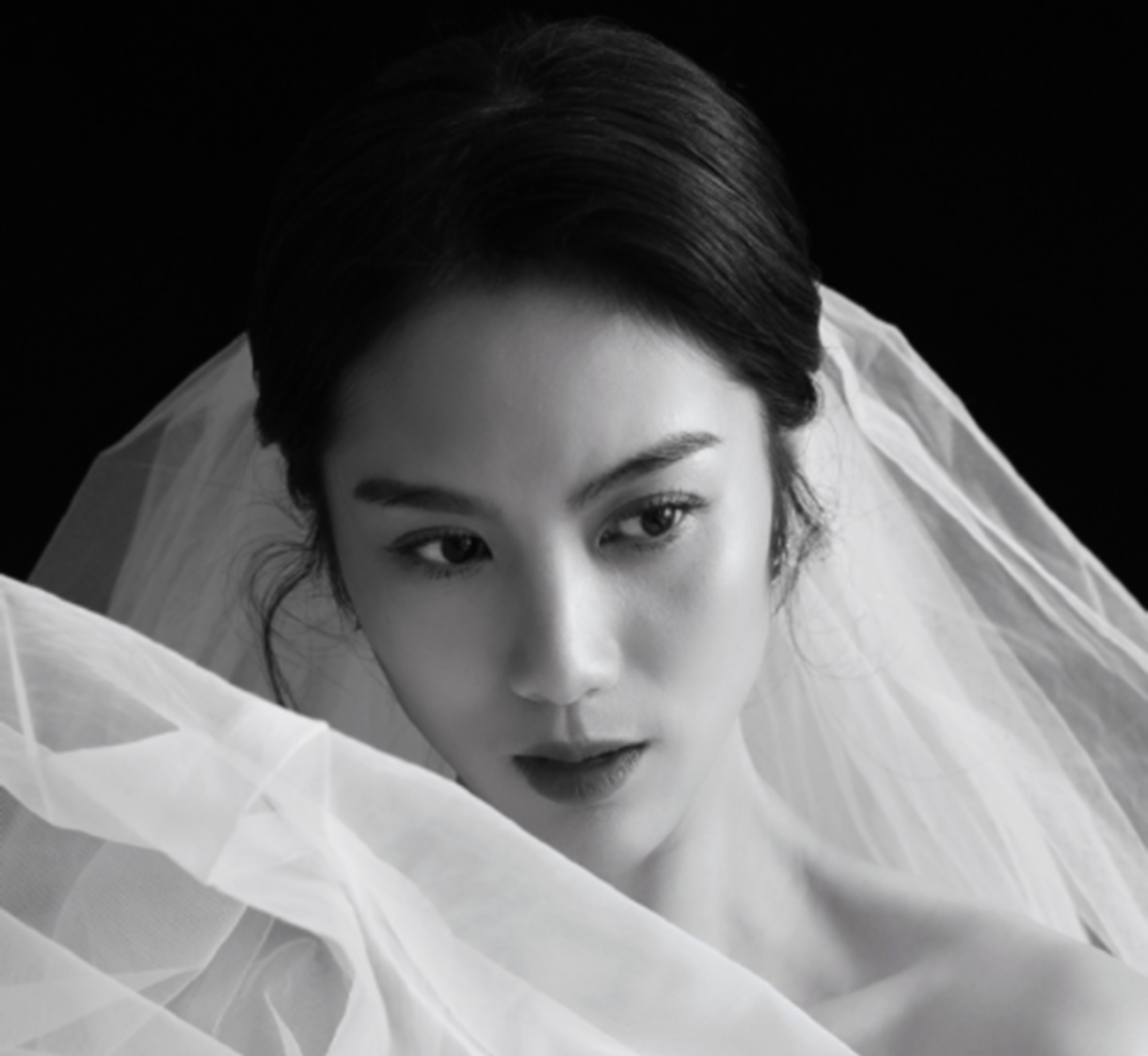 中学美女体育老师因身材走红，两个娃娃的辣妈，网友称想“上课”