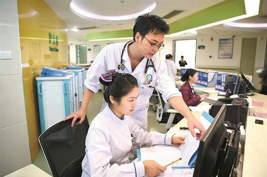 医院生娃可以选择男女医生接生吗,医院接生是男性产妇不会尴尬吗