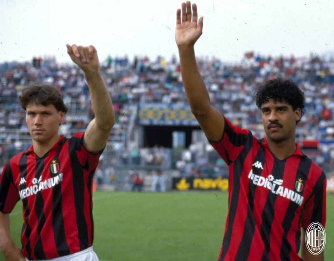 黑天鹅里杰卡尔德集锦,荷兰黑天鹅里杰卡尔德