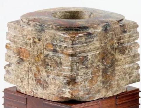 在纽约贩卖良渚古玉的中国商人：卢芹斋、姚叔来、李文卿及游筱溪