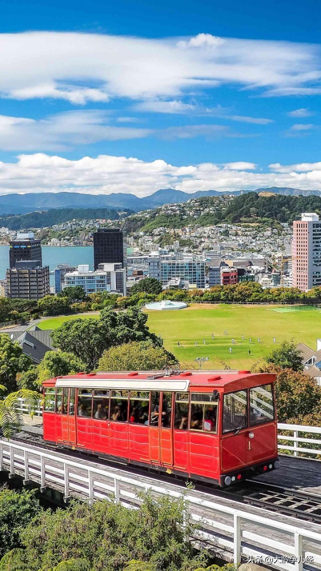 新生儿脸上的鹤吻痕是什么样子的,鹤吻痕是出生就有还是后来也会有