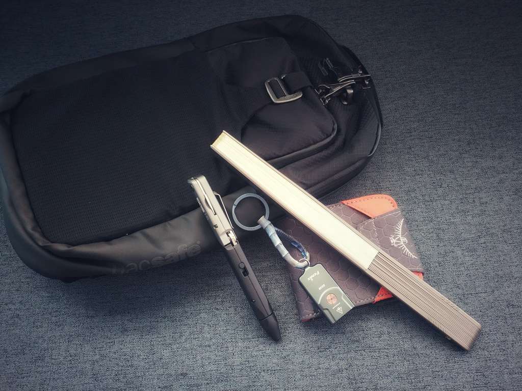 小包包里装些什么,小包包里适合放什么东西