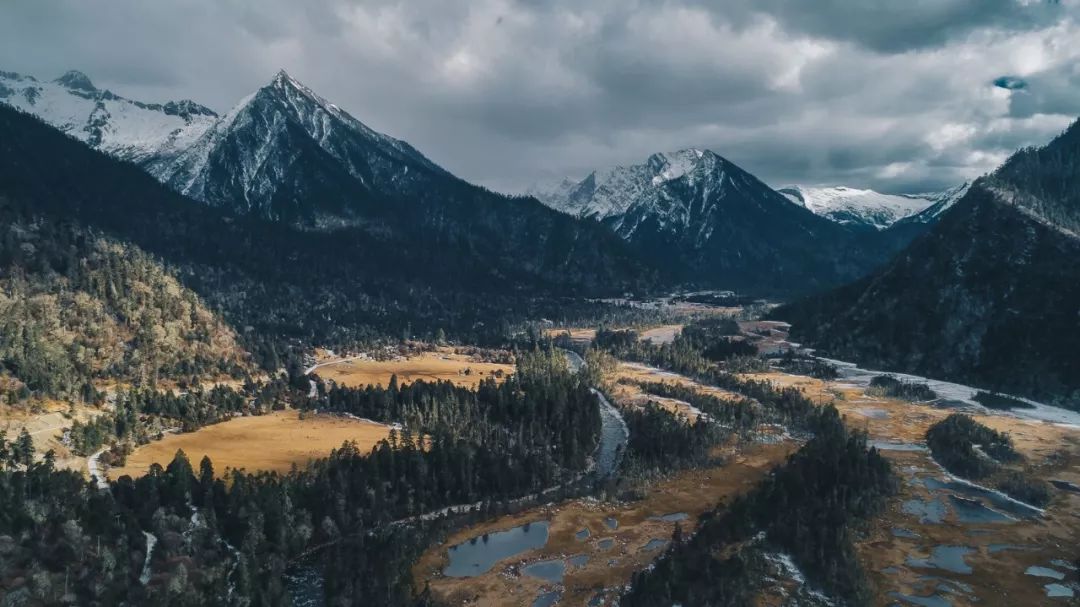魔幻城市旅游景观,魔幻山城旅游感受