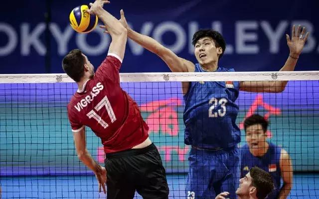 男排奥资赛惜败加拿大，一主攻的微博沦陷，球迷骂他“三无人员”