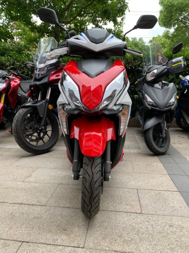 本田裂行踏板摩托长途改装,本田裂行125踏板跑山视频