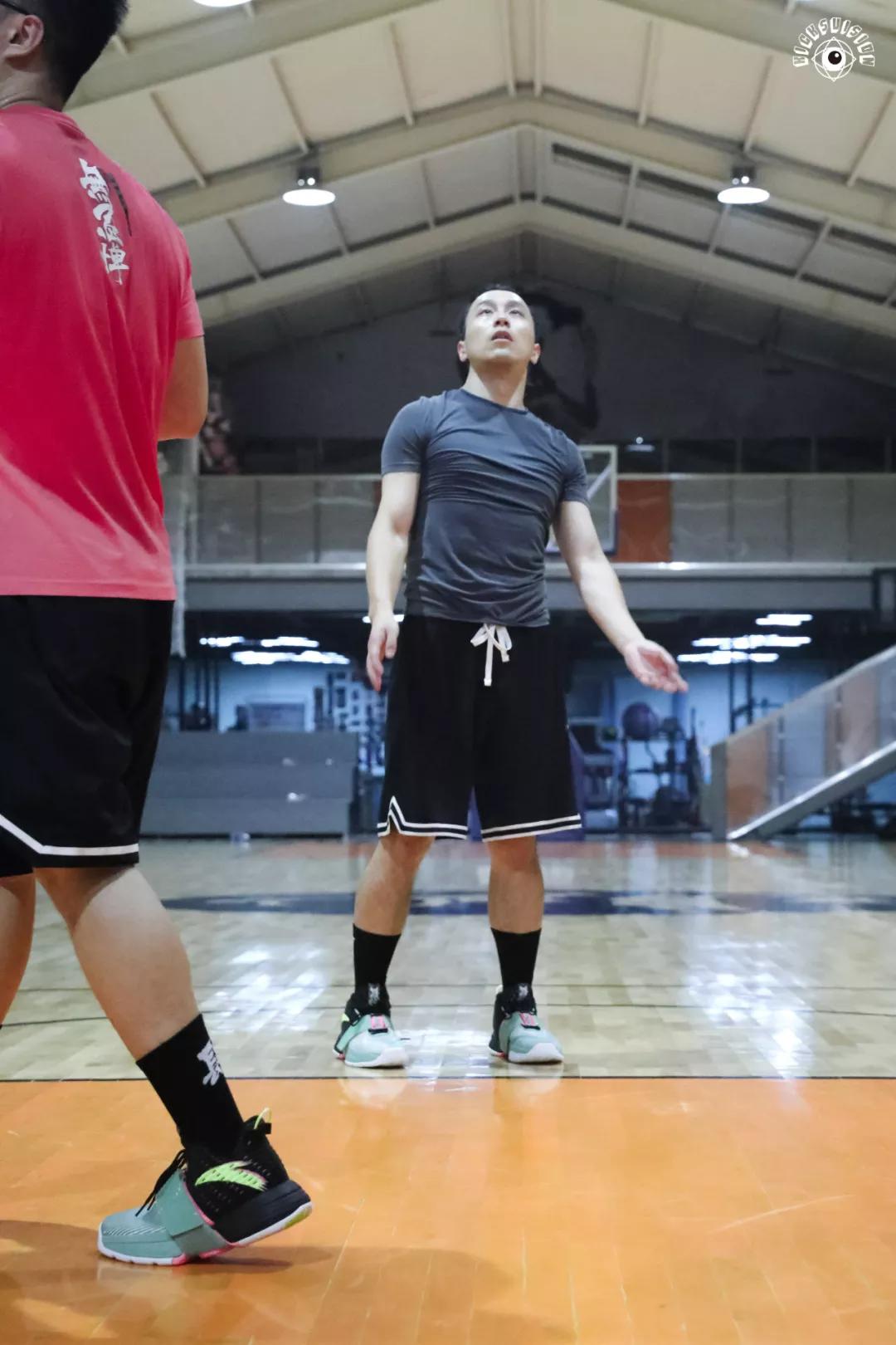 无论是打球还是穿鞋,你都「要疯」一点|KVSN众测