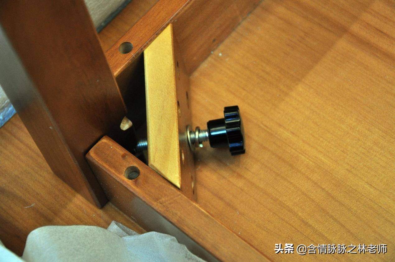 最新款式餐桌家用,实用实木餐桌款式推荐