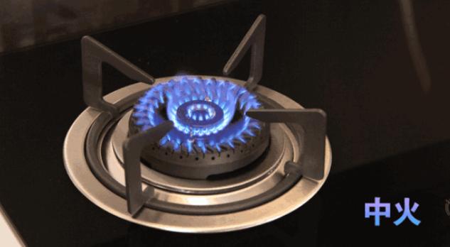 燃气灶出现红色火苗咋回事,燃气灶打着火火苗小怎么办