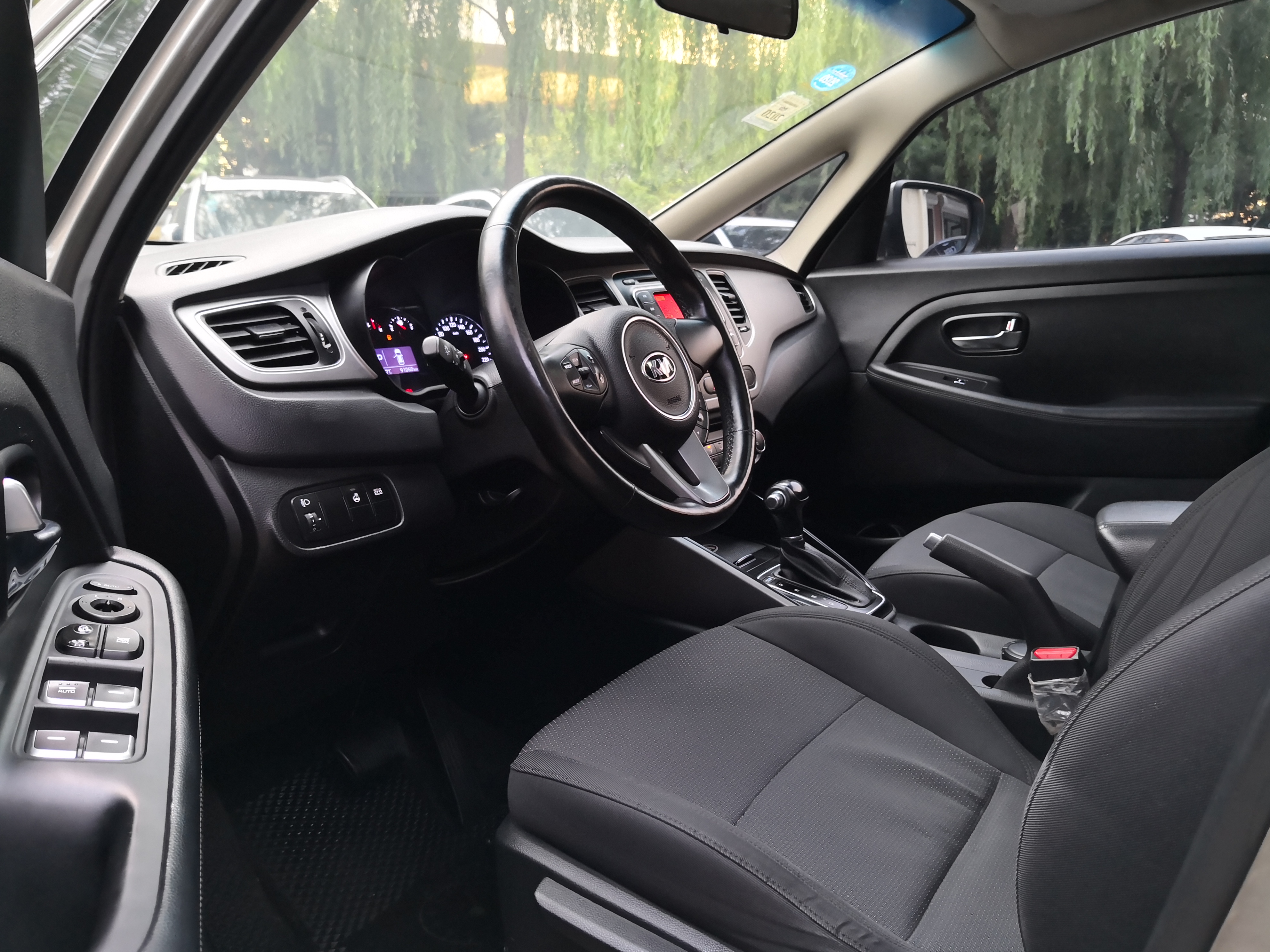 逛二手车市场奥迪,二手起亚佳乐现车新款