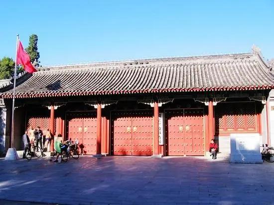 古代大门为什么往里开,古代大门深度要求