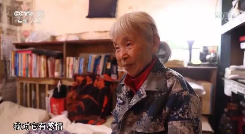 退休女军人为家乡捐钱,离休干部捐160万